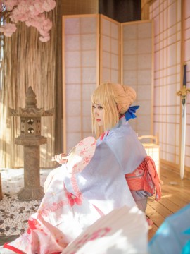 《Fate Stay Night》Saber晴着ver.~吾王和服新年挂画 C O S P L A Y_就酱紫啦w (2)